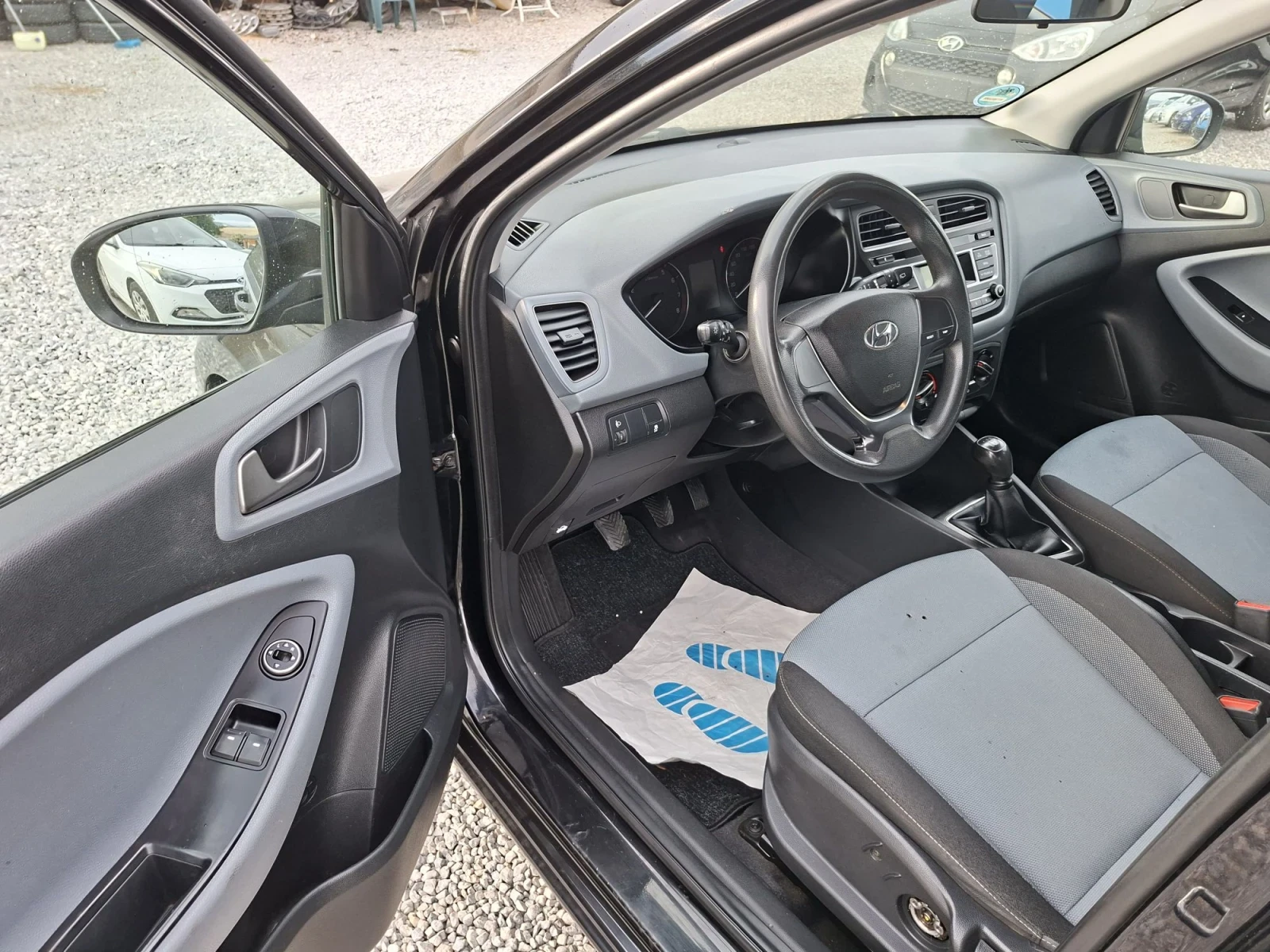 Hyundai I20, снимка 13 - Автомобили и джипове - 56265785