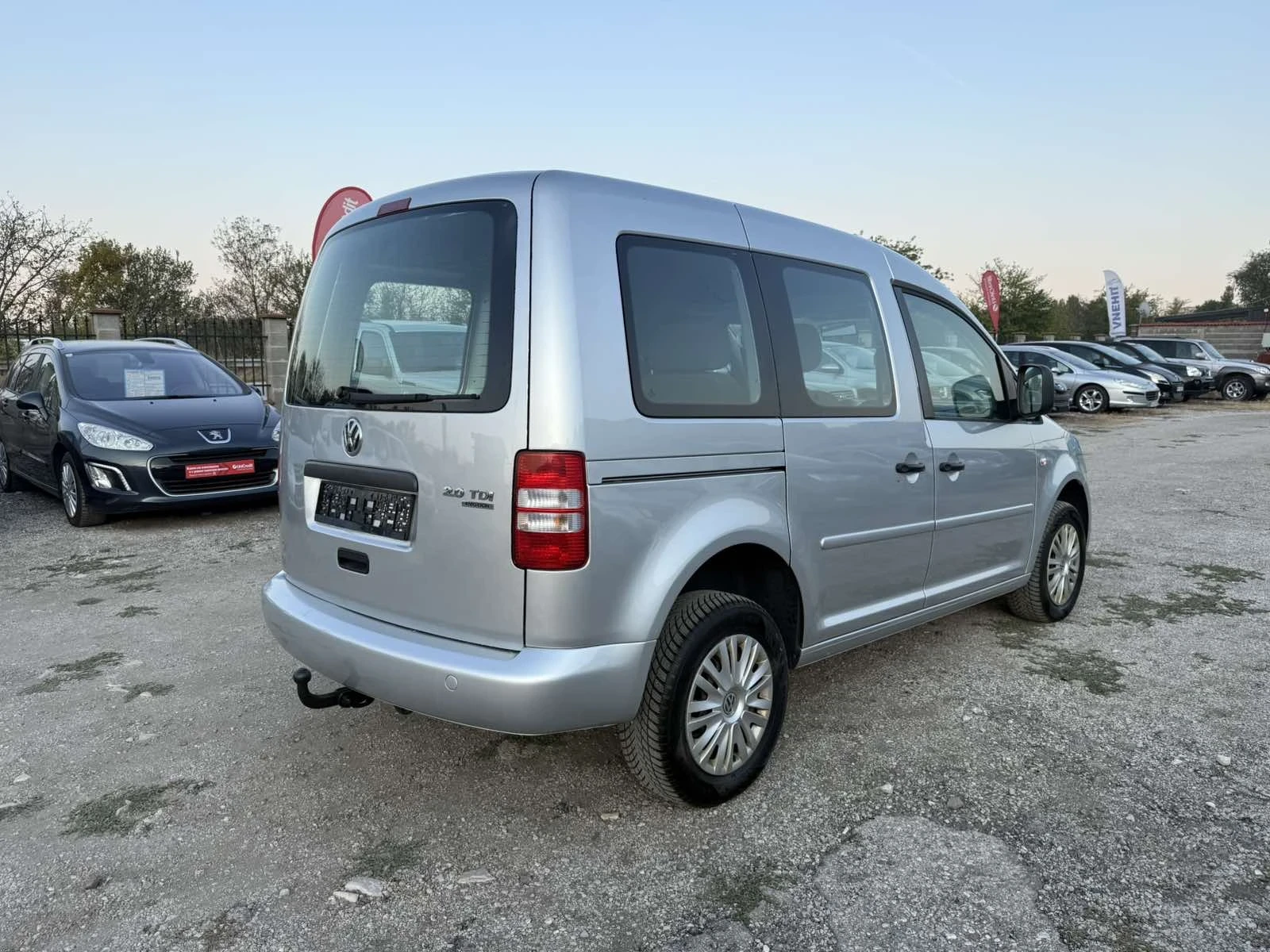 VW Caddy 2.0 TDI 4-MOTION, снимка 5 - Автомобили и джипове - 56377688