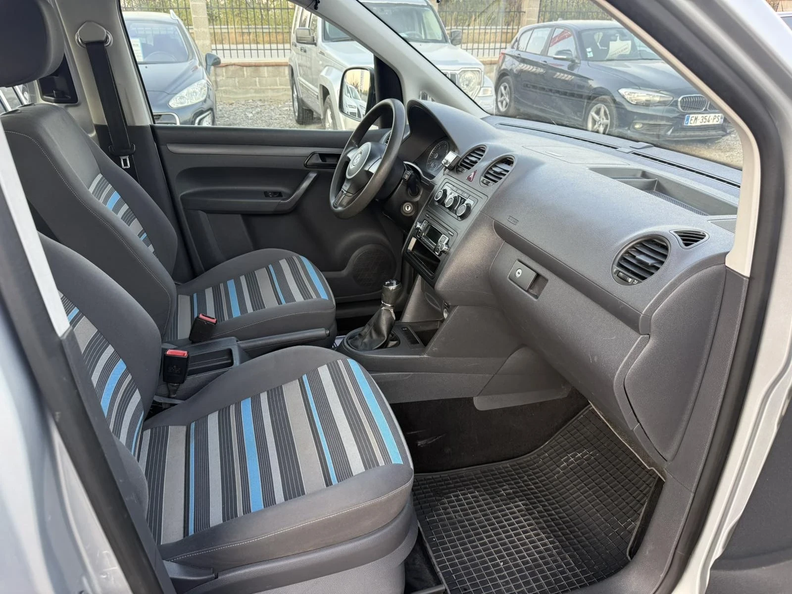 VW Caddy 2.0 TDI 4-MOTION, снимка 12 - Автомобили и джипове - 56377688