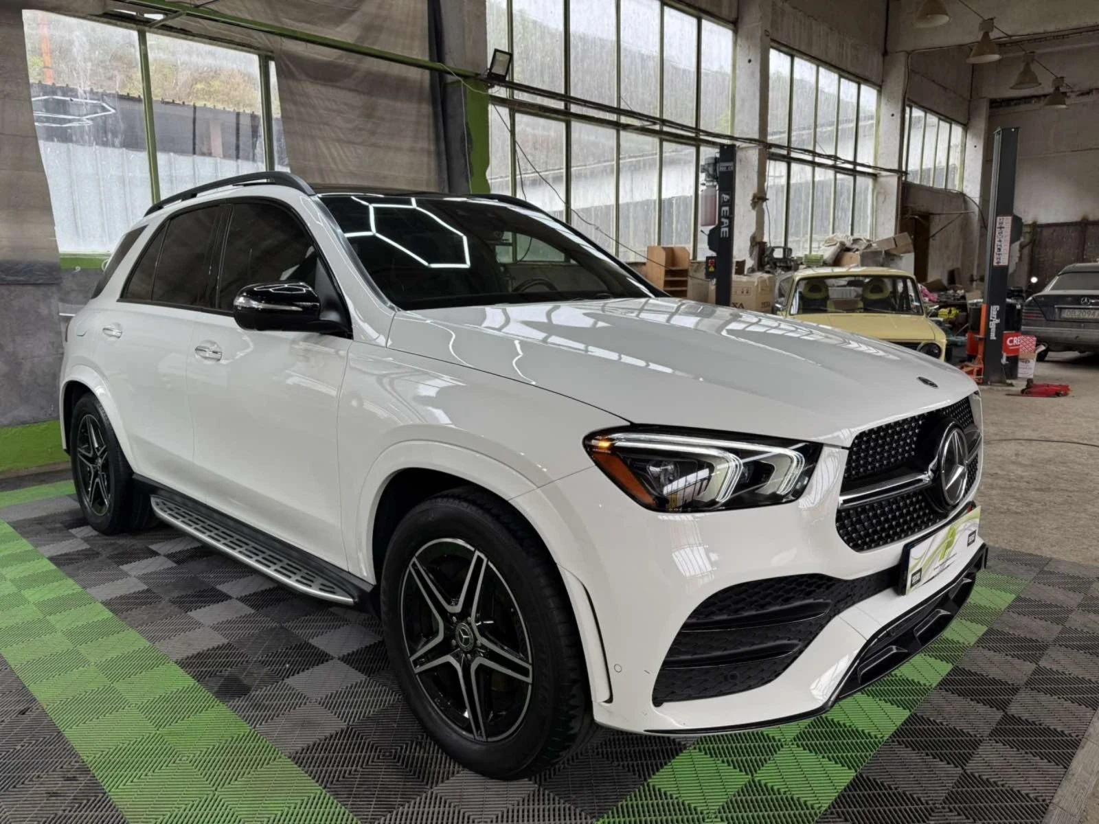 Mercedes-Benz GLE 350 4Matic AMG Pano 360Cam Head-Up 100хил.км. - изображение 3