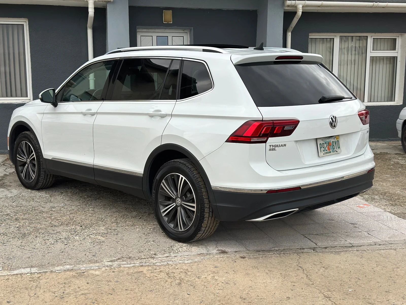 VW Tiguan Allspace 2.0 TFS SEL КУПИ СЕГА 100300км - изображение 6