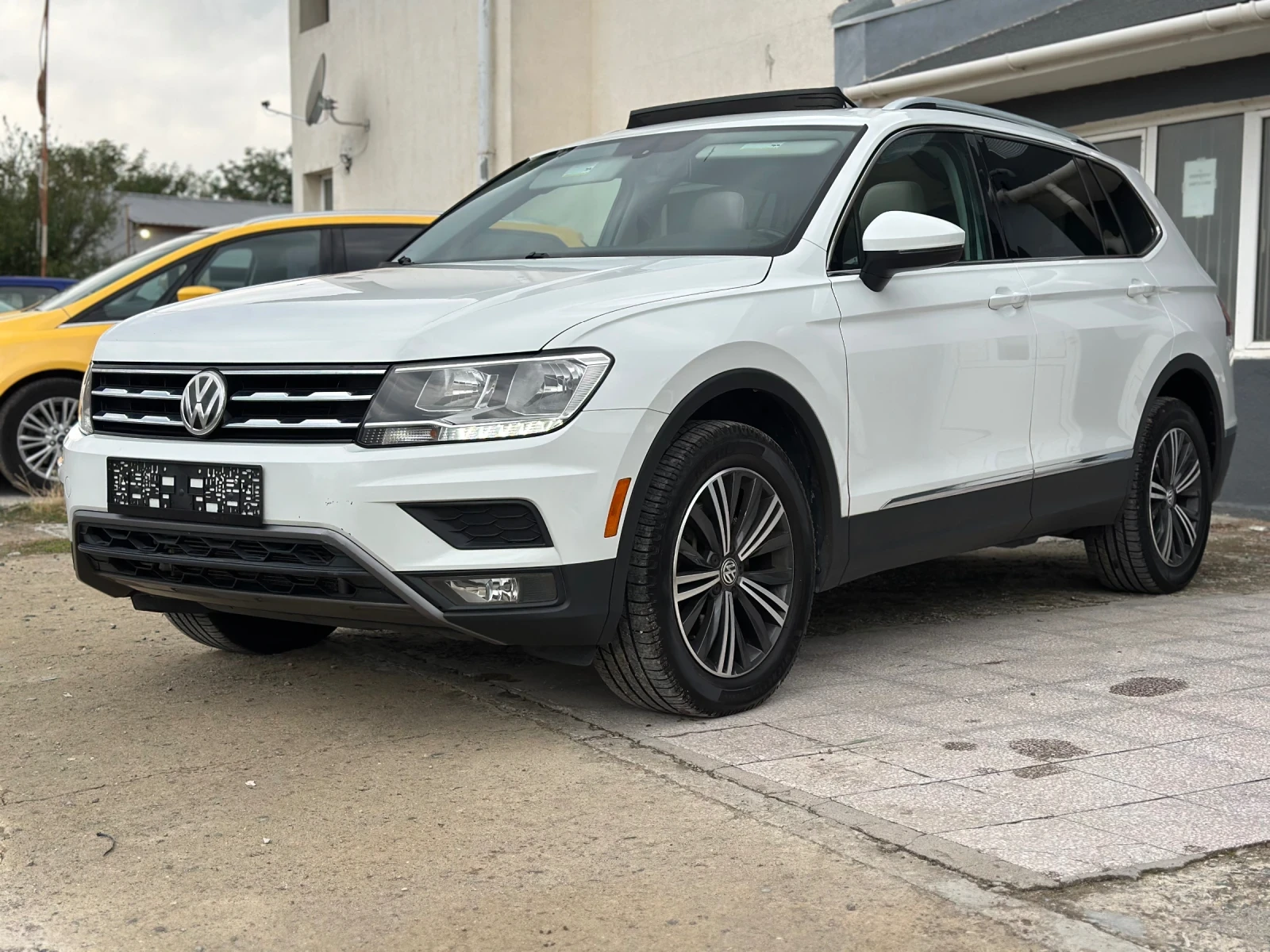 VW Tiguan Allspace 2.0 TFS SEL КУПИ СЕГА 100300км - изображение 4