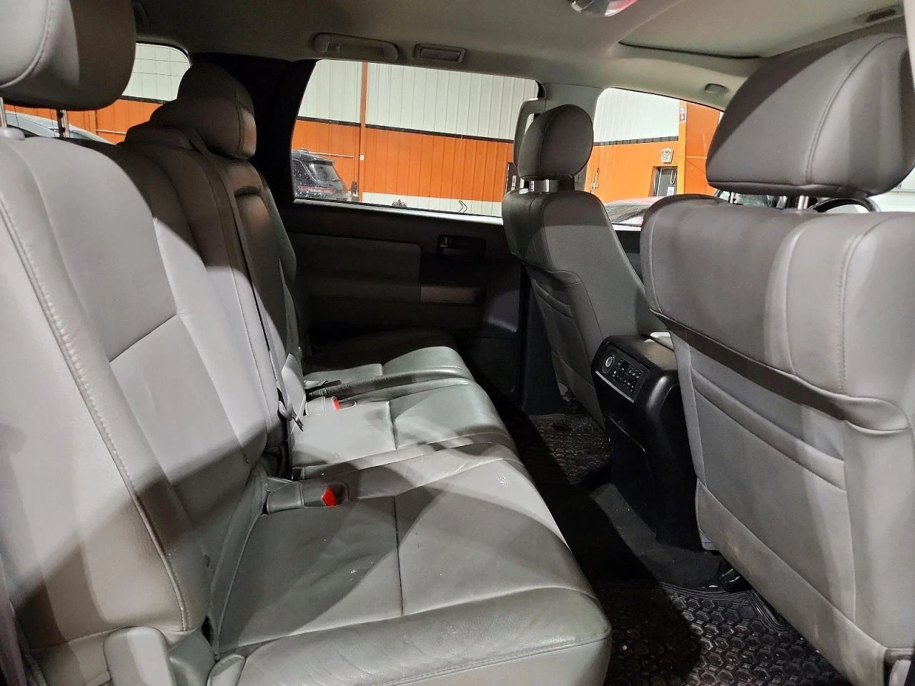 Toyota Sequoia 5.7l Sr5 | Mobile.bg � ����������� 11