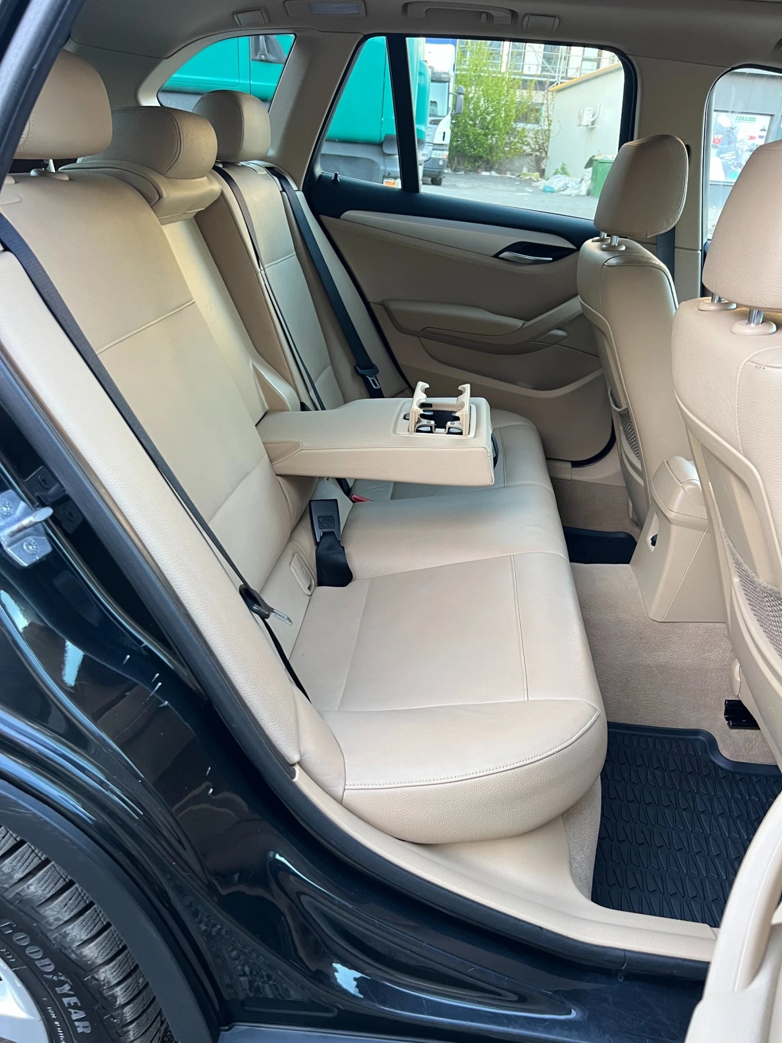 BMW X1  2.0D Xdrive SHADOW line ПАНОРАМА , снимка 16 - Автомобили и джипове - 54336044