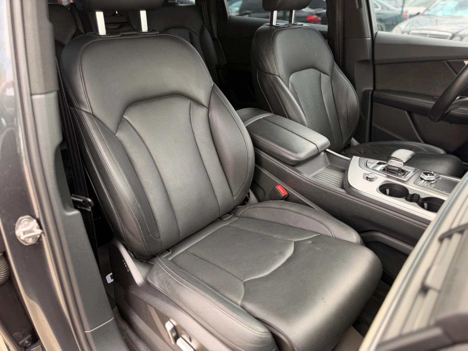 Audi SQ7 4.0TDI= V8T= QUATTRO= MATRIX= МАСАЖ= 36* КАМЕРА= , снимка 12 - Автомобили и джипове - 54961228