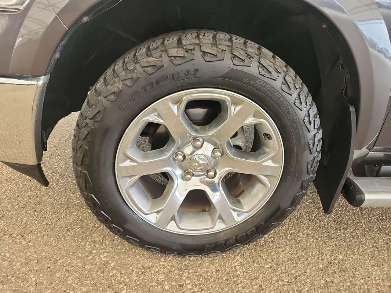 Dodge RAM 1500 * LARAMIE CREW CAB SHORT BED * CARFAX * , снимка 15 - Автомобили и джипове - 55350399