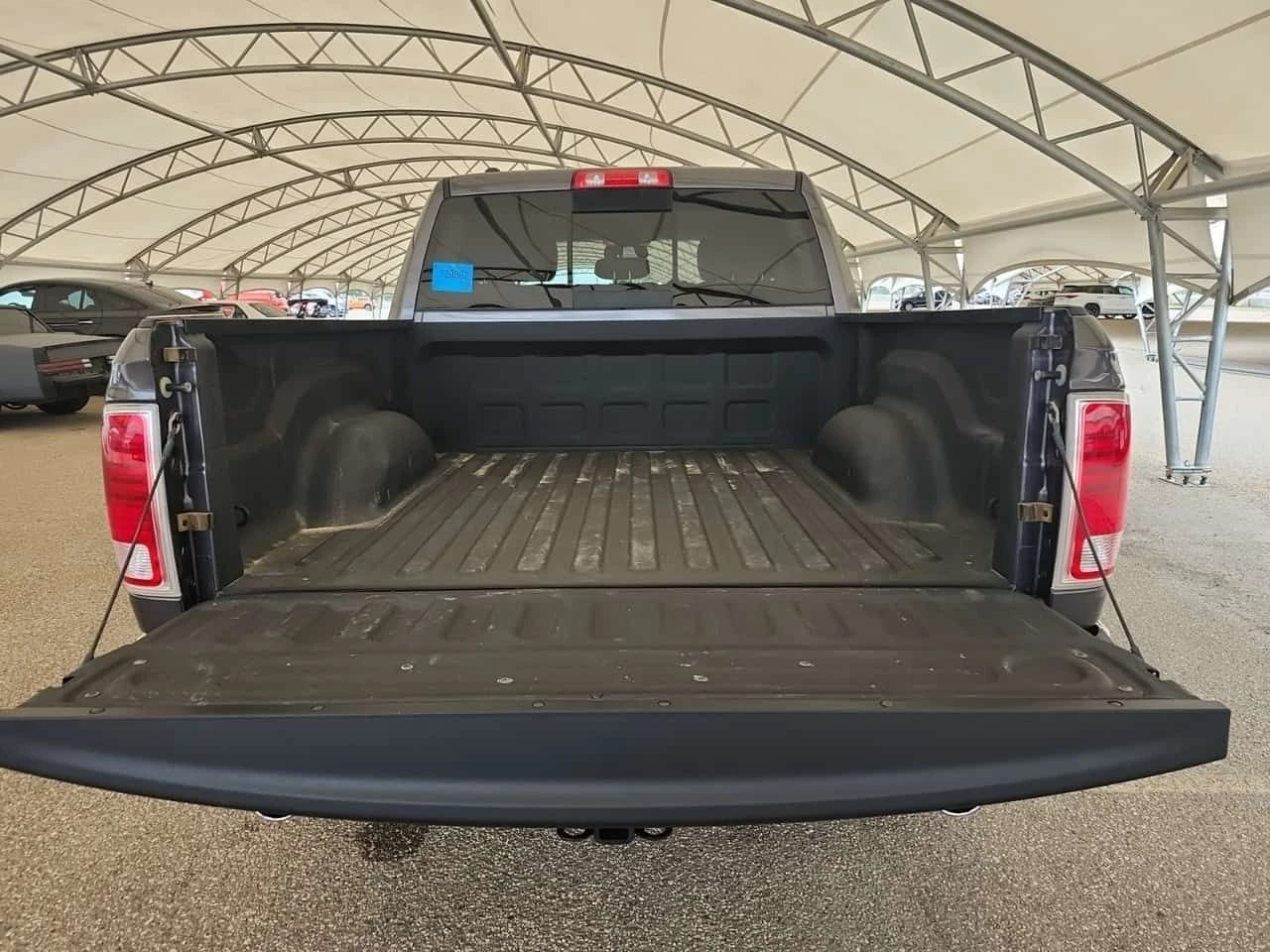 Dodge RAM 1500 * LARAMIE CREW CAB SHORT BED * CARFAX * , снимка 13 - Автомобили и джипове - 55350399