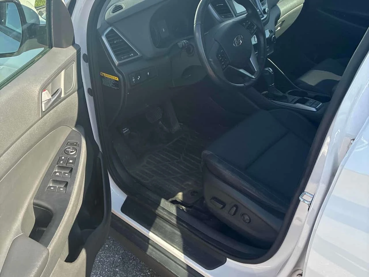 Hyundai Tucson  Premium * CARFAX * ФИНАНСИРАНЕ, снимка 5 - Автомобили и джипове - 55749940
