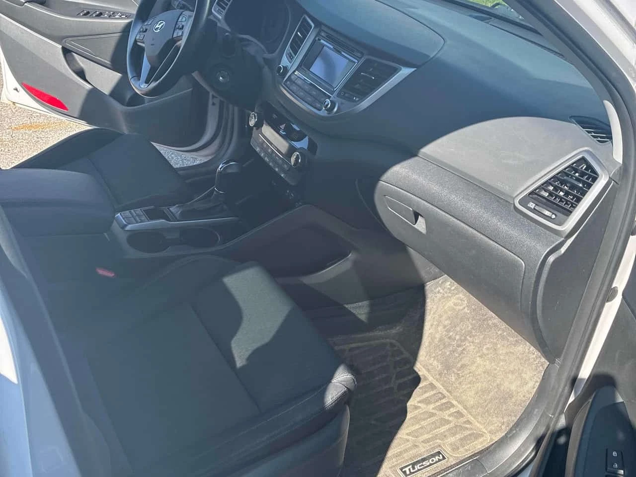 Hyundai Tucson  Premium * CARFAX * ФИНАНСИРАНЕ, снимка 13 - Автомобили и джипове - 55749940