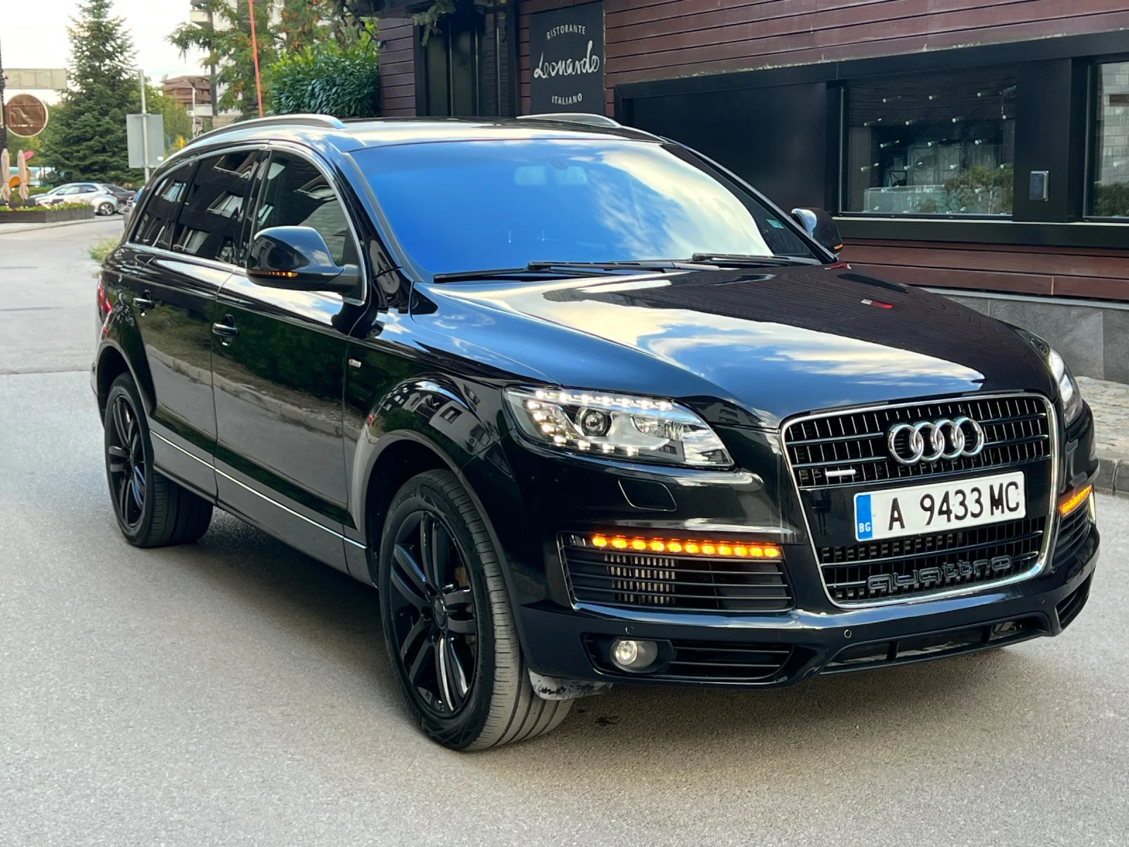 Audi Q7 3.0TDI* Facelift* 6+ 1* Bose* 3xSLine, снимка 3 - Автомобили и джипове - 56133339