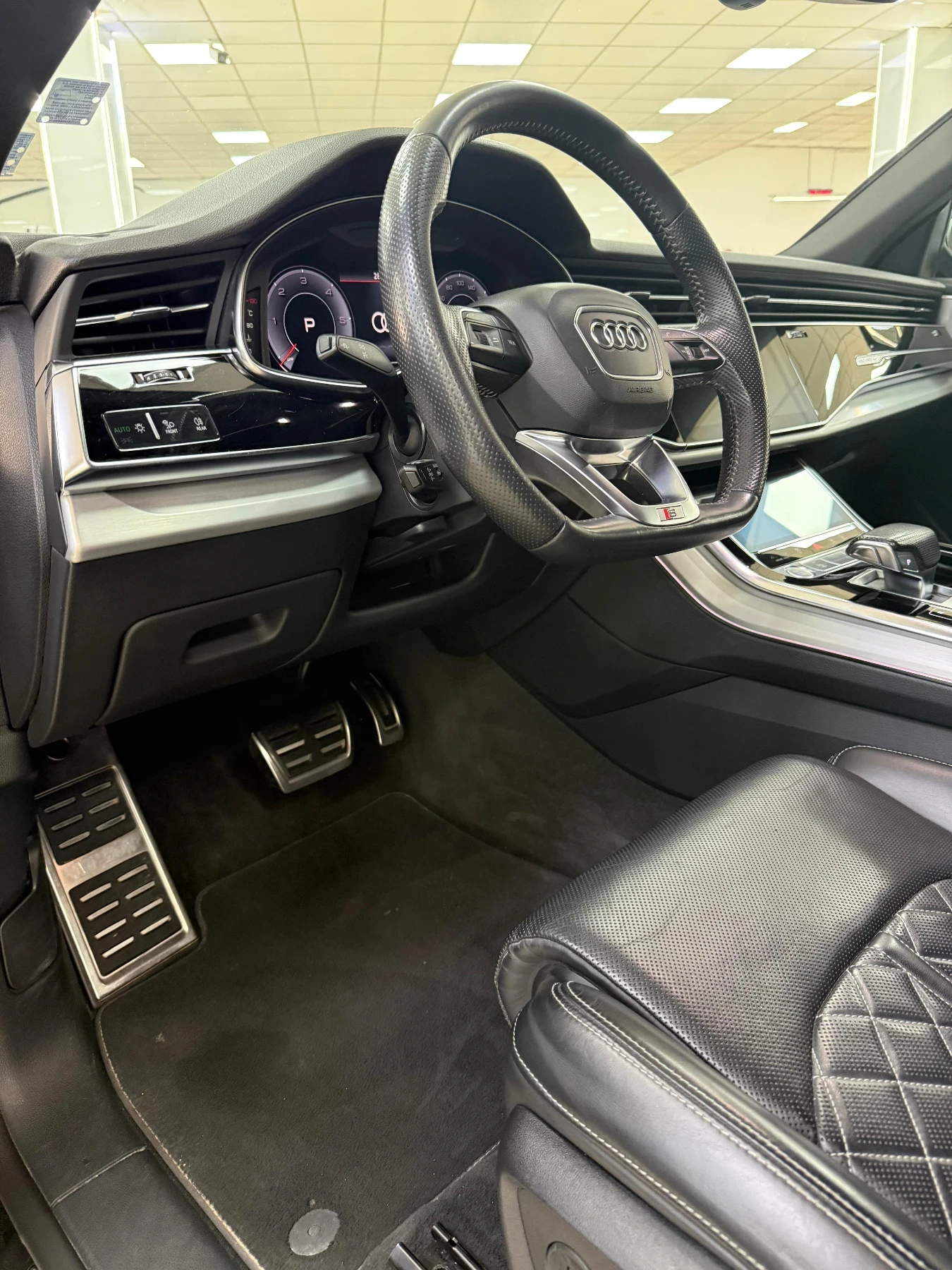 Audi Q8 Audi q8 S-line, снимка 10 - Автомобили и джипове - 56253643