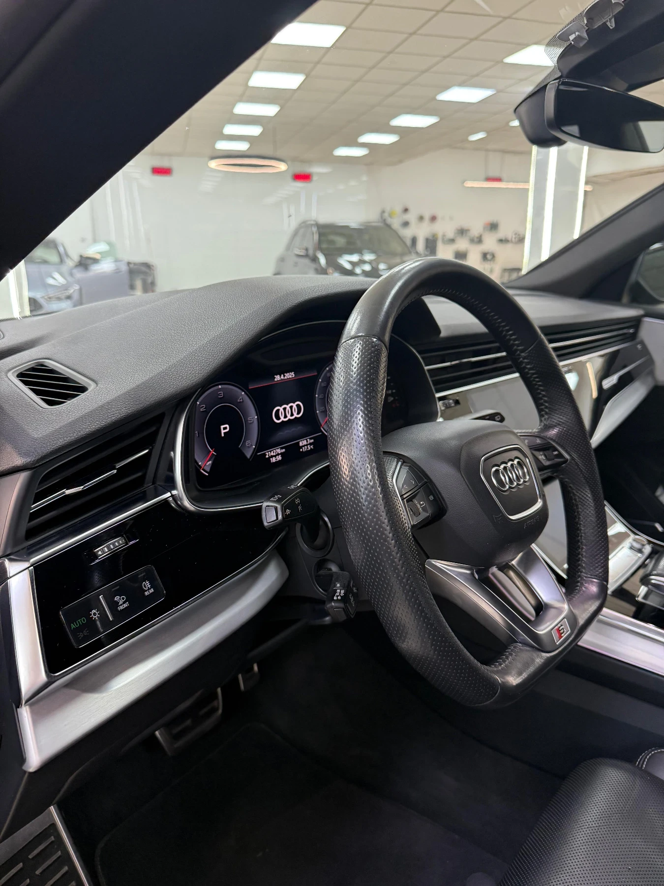 Audi Q8 Audi q8 S-line, снимка 15 - Автомобили и джипове - 56253643