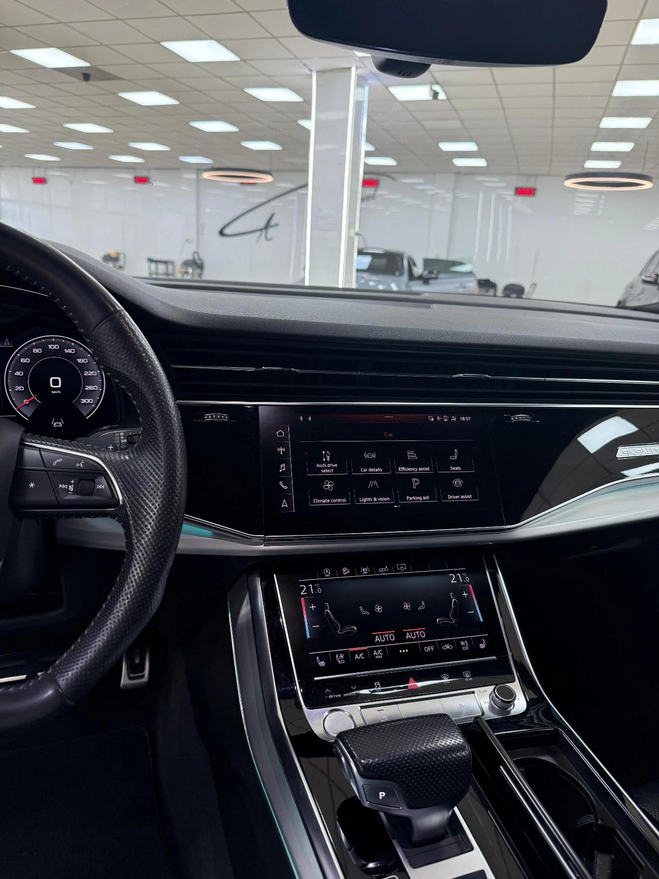 Audi Q8 Audi q8 S-line, снимка 16 - Автомобили и джипове - 56253643