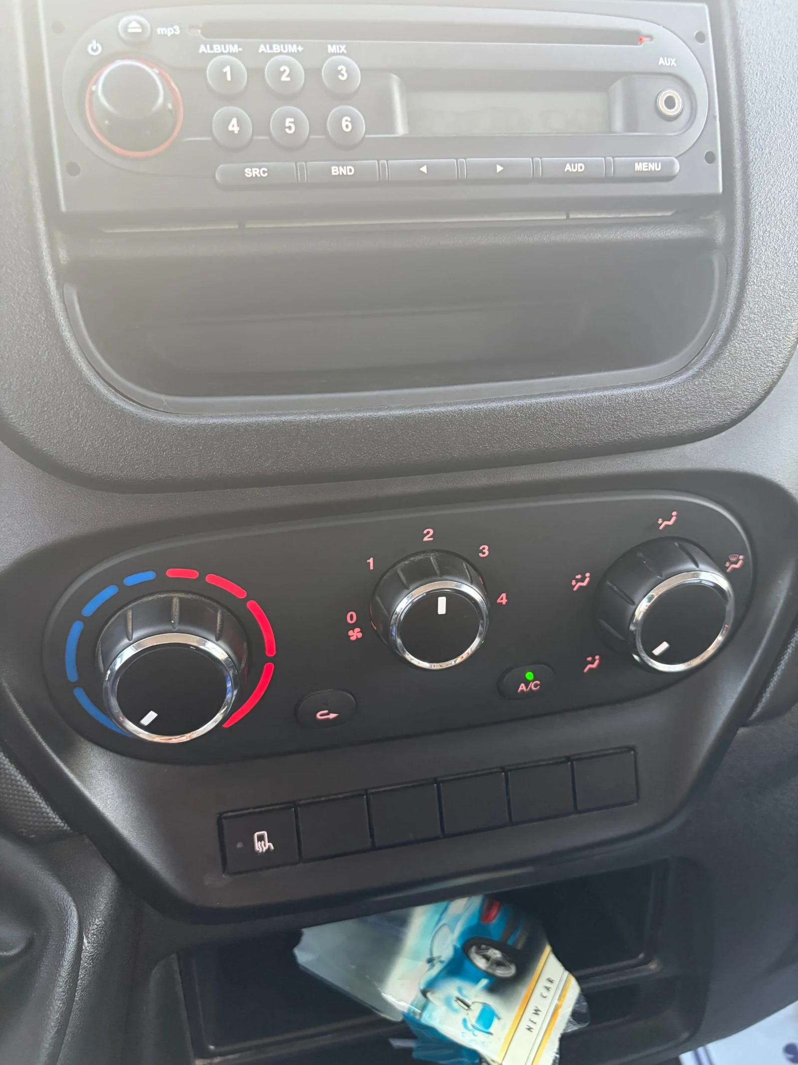 Iveco Daily Б-категория+ Клима, снимка 9 - Бусове и автобуси - 56161148