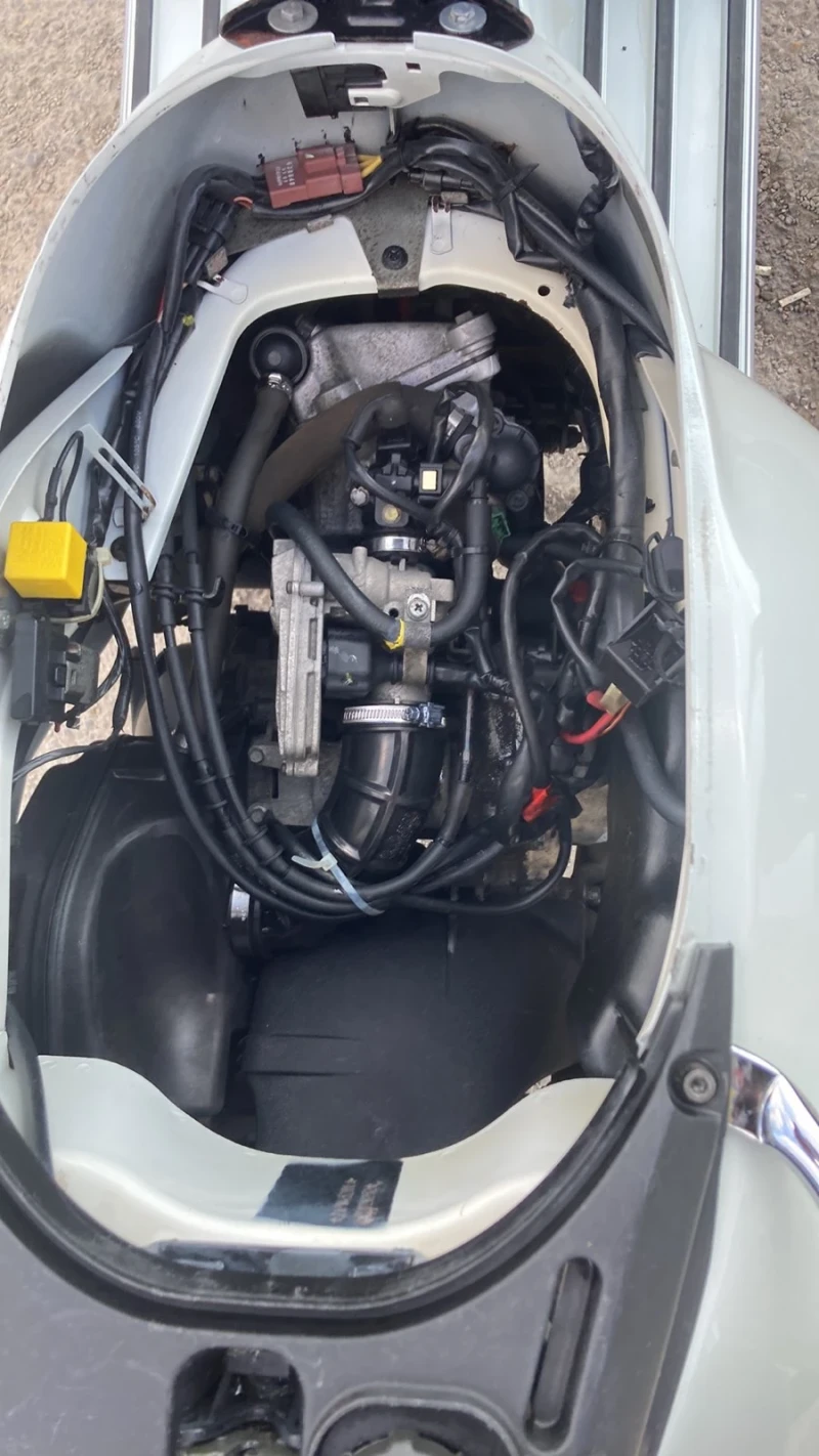 Vespa GTS Gts300 super sport, снимка 13 - Мотоциклети и мототехника - 52531705