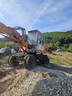      Liebherr 900