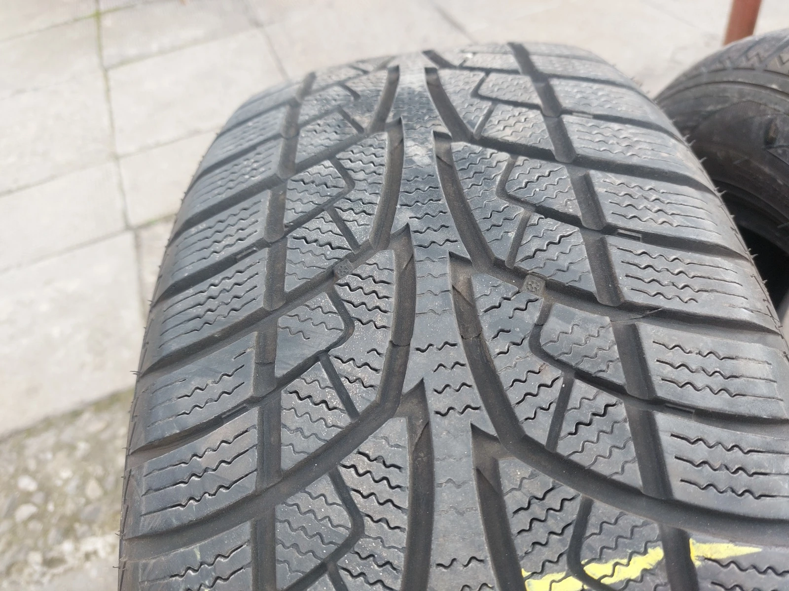 ���� 225/55R16 | Mobile.bg � ����������� 4