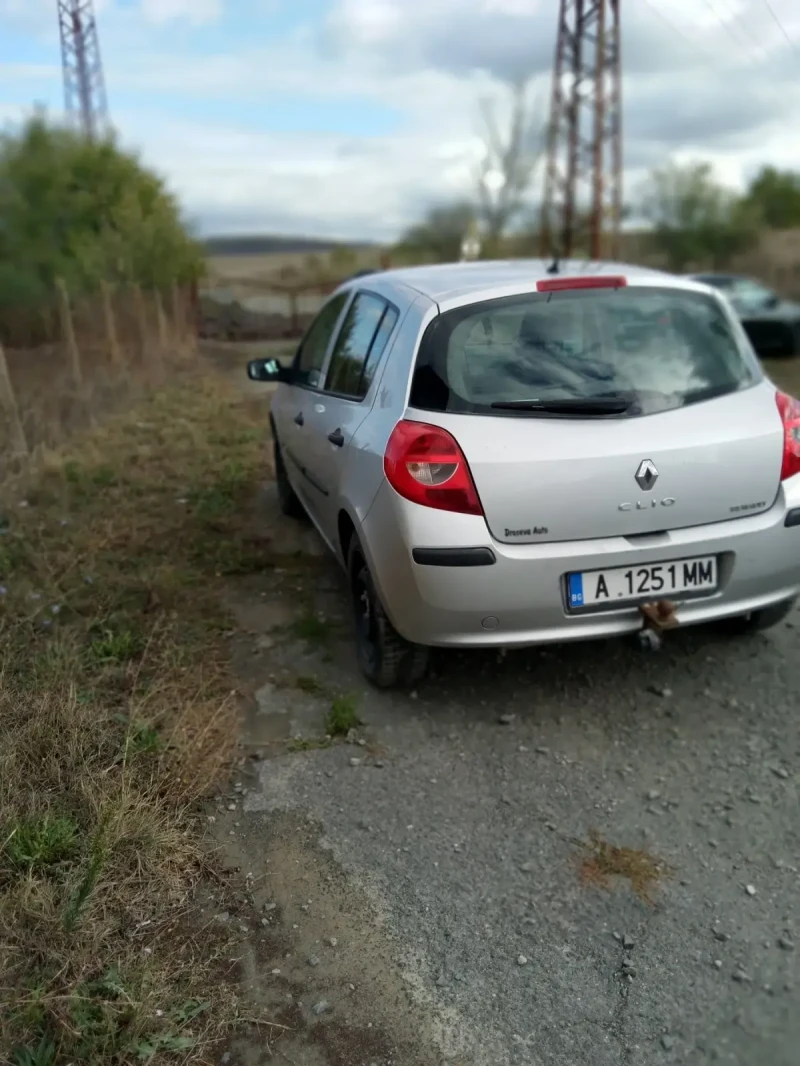 Renault Clio 1.5 , снимка 6 - Автомобили и джипове - 49204632