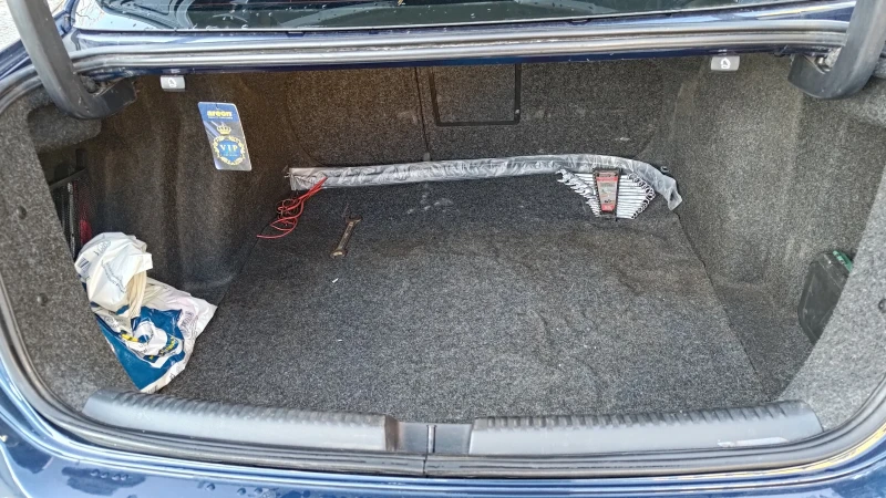 VW Jetta 2.5 , снимка 5 - Автомобили и джипове - 52262130