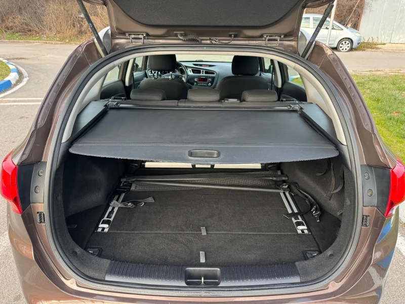 Kia Ceed 1.6CRDi, снимка 17 - Автомобили и джипове - 52833077