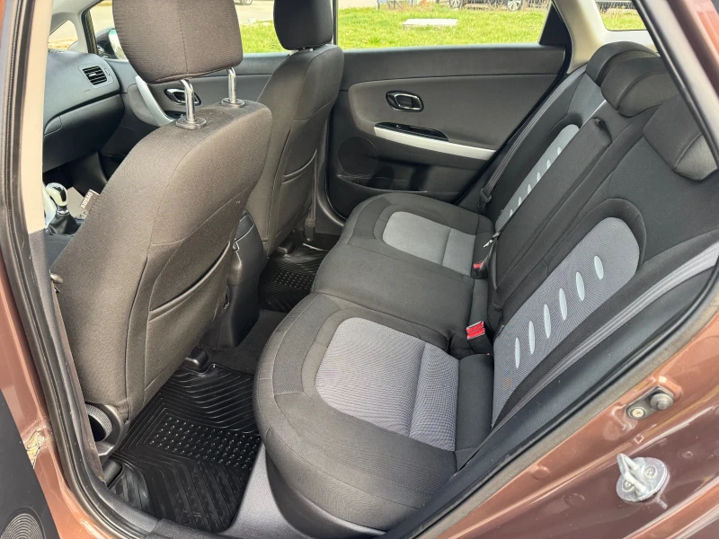 Kia Ceed 1.6CRDi, снимка 9 - Автомобили и джипове - 52833077