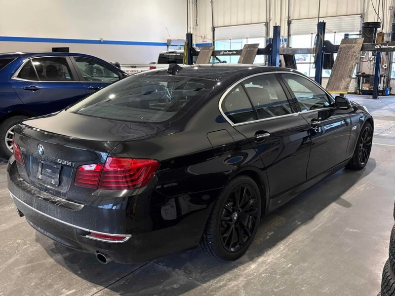 BMW 535 * 535i xDrive * CARFAX * БЕЗ ПЪРВОНАЧАЛНА ВНОСКА, снимка 3 - Автомобили и джипове - 52973229