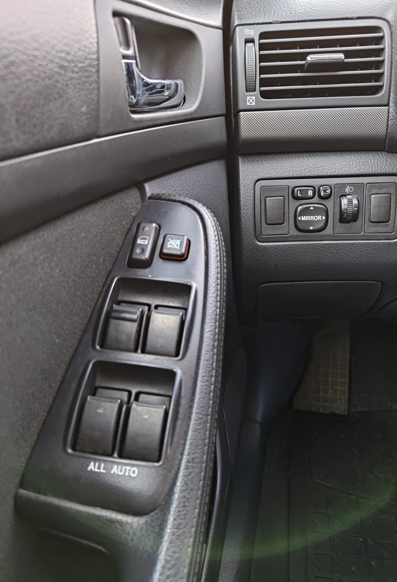 Toyota Avensis II , снимка 9 - Автомобили и джипове - 53307025