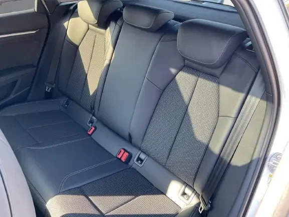 Audi A3 Sportback 40 TFSIe = S-line = Гаранция, снимка 12 - Автомобили и джипове - 53916374