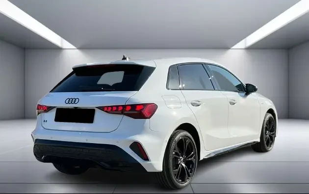 Audi A3 Sportback 40 TFSIe = S-line = Гаранция, снимка 2 - Автомобили и джипове - 53916374