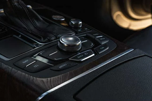 Audi A6 S-line 3.0 TFSI, снимка 8 - Автомобили и джипове - 55926608