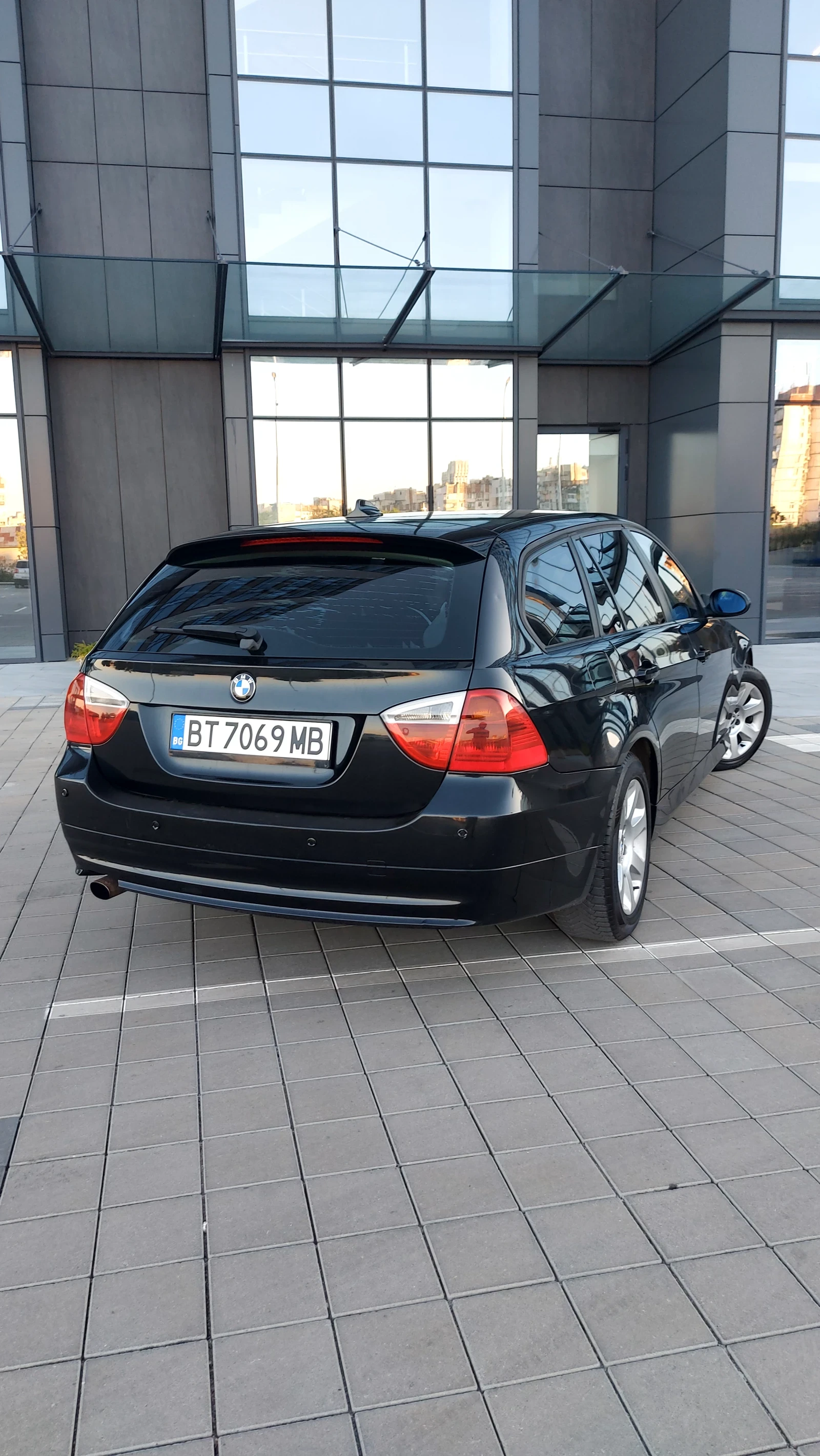 BMW 320 2.0 163 к.с navi - изображение 3
