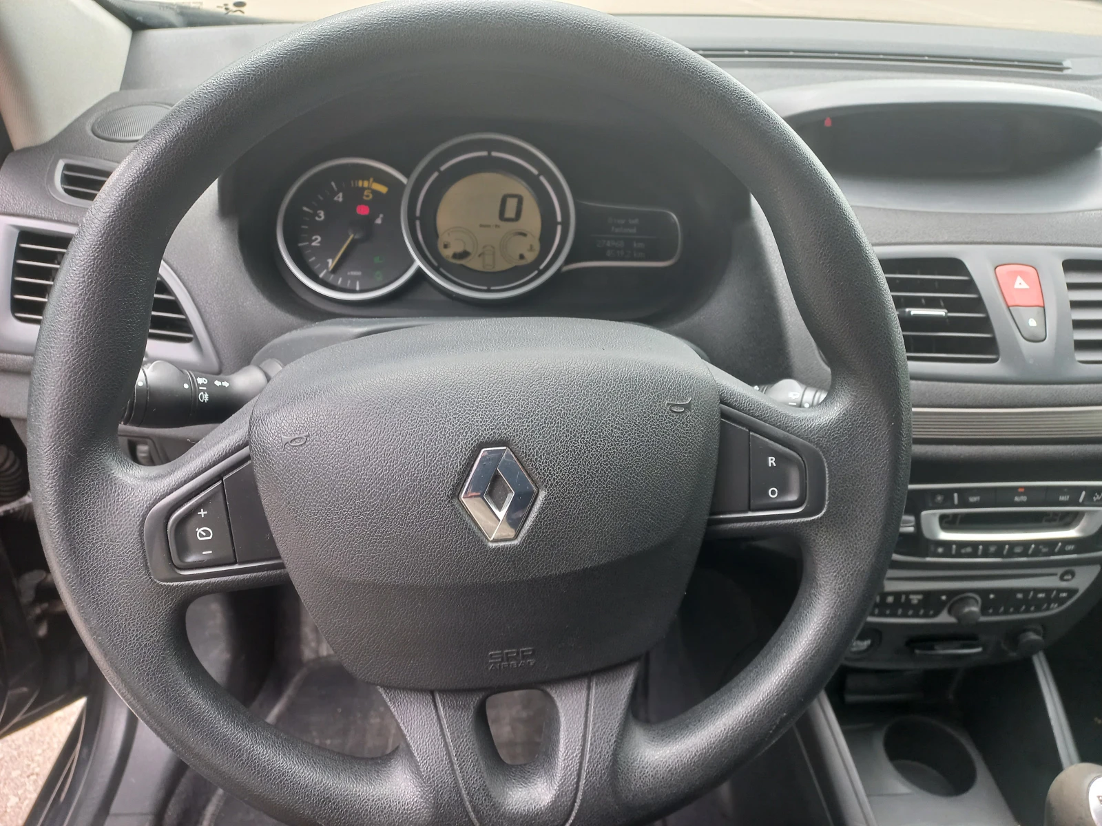 Renault Megane, снимка 11 - Автомобили и джипове - 54630975