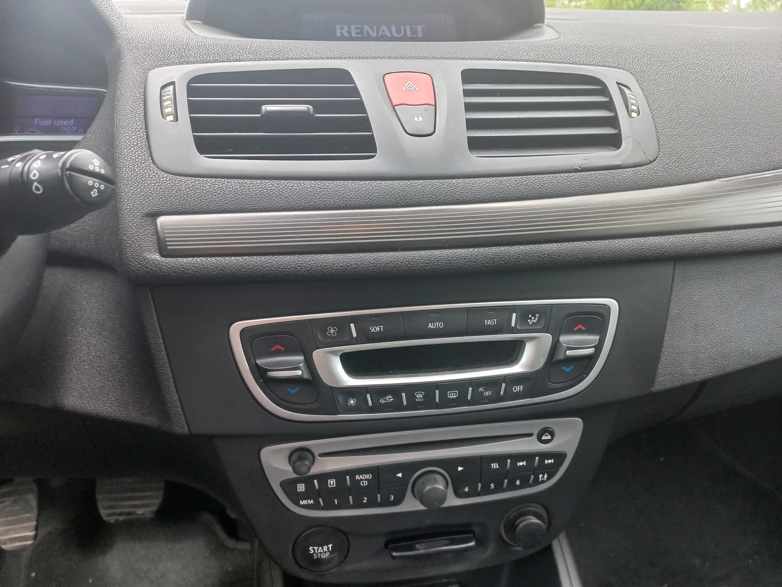 Renault Megane, снимка 10 - Автомобили и джипове - 54630975