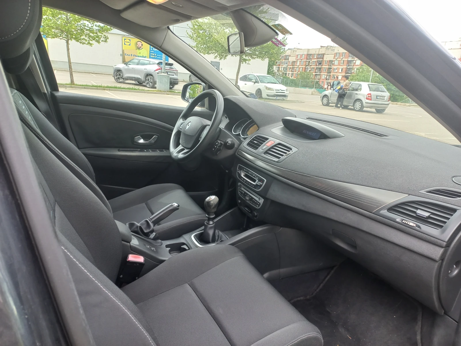 Renault Megane, снимка 7 - Автомобили и джипове - 54630975