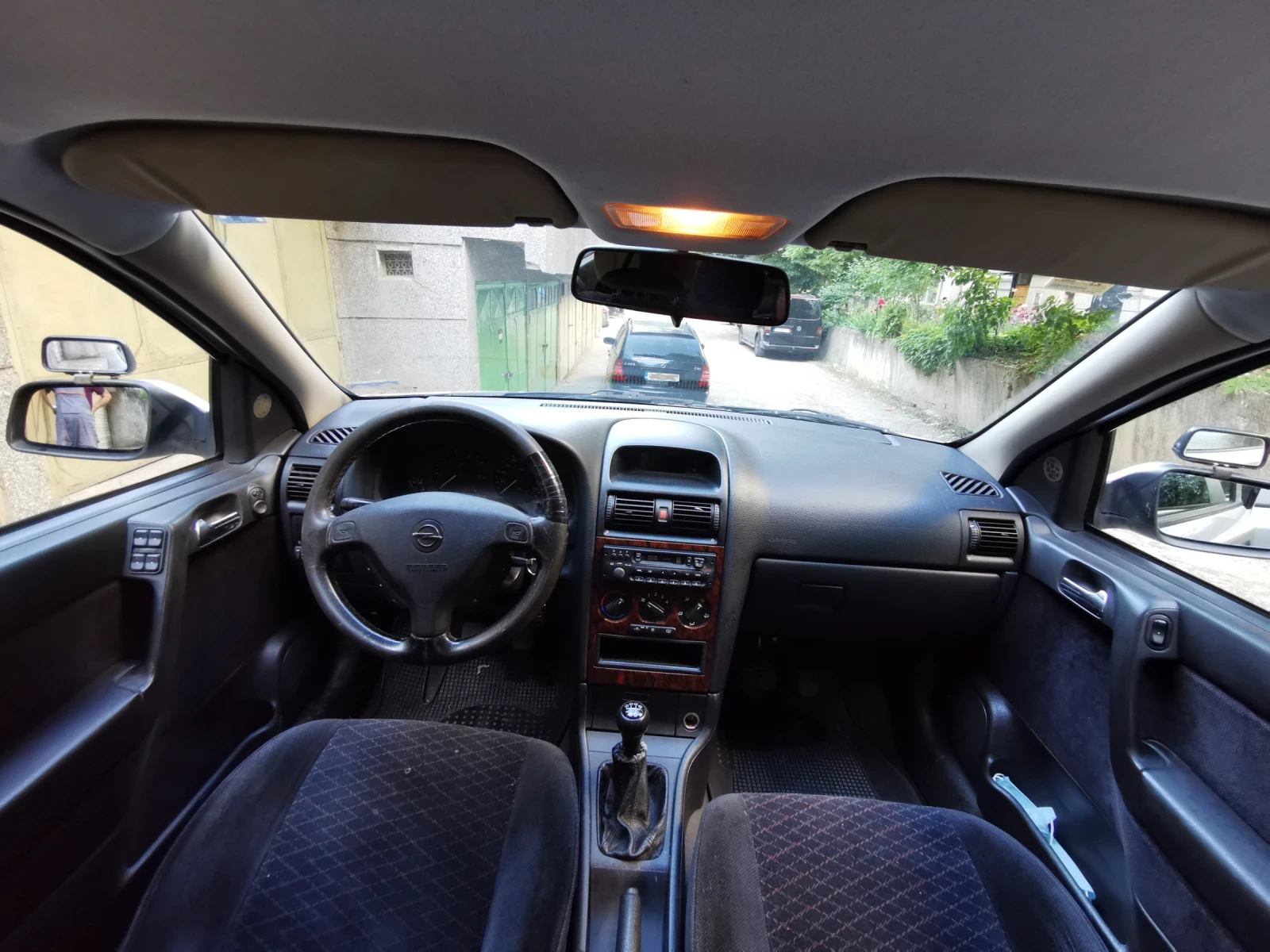 Opel Astra G 1.6 седан климатик, снимка 14 - Автомобили и джипове - 54735108