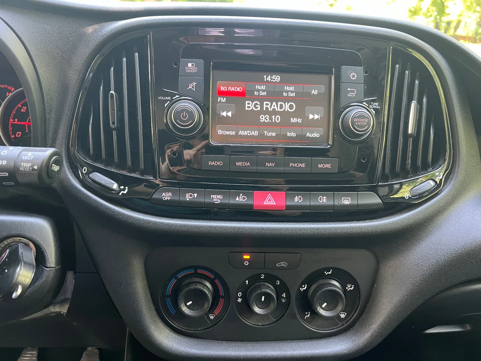 Fiat Doblo 1.3 JTD 2015, Дизел, снимка 9 - Автомобили и джипове - 54794182