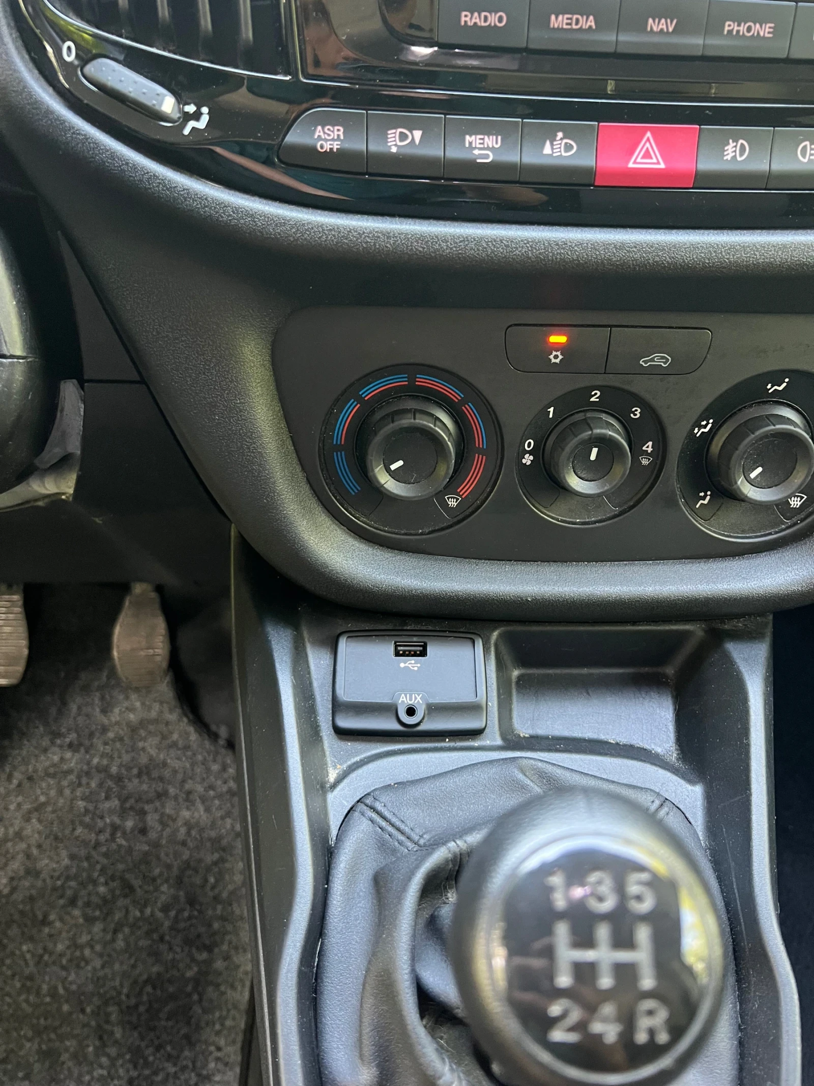 Fiat Doblo 1.3 JTD 2015, Дизел, снимка 11 - Автомобили и джипове - 54794182