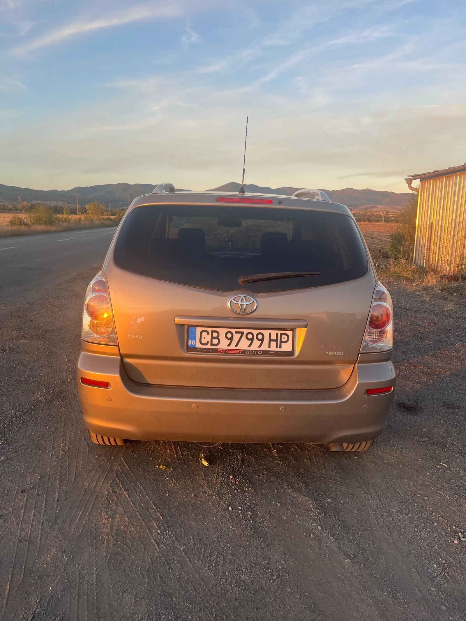 Toyota Corolla verso, снимка 2 - Автомобили и джипове - 56647868