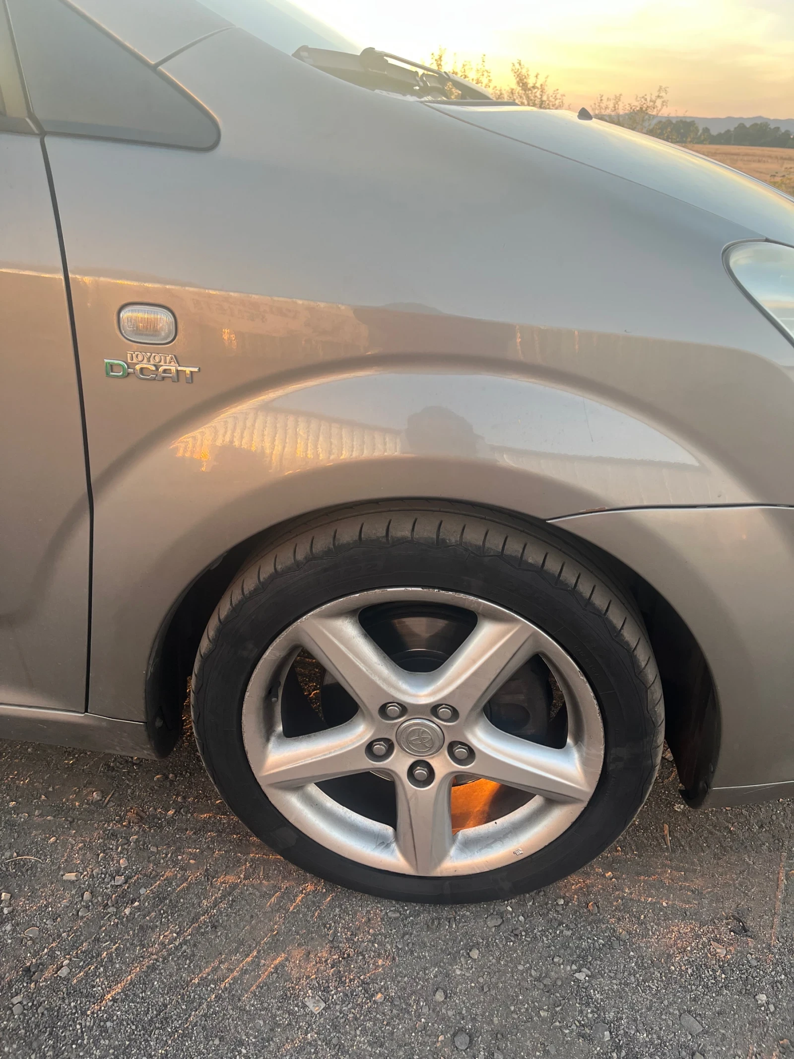 Toyota Corolla verso, снимка 3 - Автомобили и джипове - 56647868
