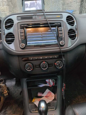 VW Tiguan * 2WD 4dr Auto * CARFAX * БЕЗ ПЪРВОНАЧАЛНА ВНОСКА, снимка 9