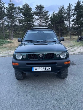     Nissan Terrano 2 2.4i  