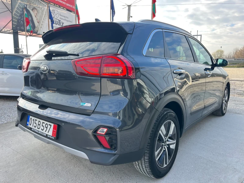 Kia Niro 08/2022г hybrid, кожа, дистроник, key less, led, снимка 6 - Автомобили и джипове - 52900346