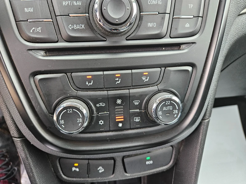 Opel Mokka 1.7CDTI  4х4 !!!!  6ск !!!!!, снимка 11 - Автомобили и джипове - 53191461