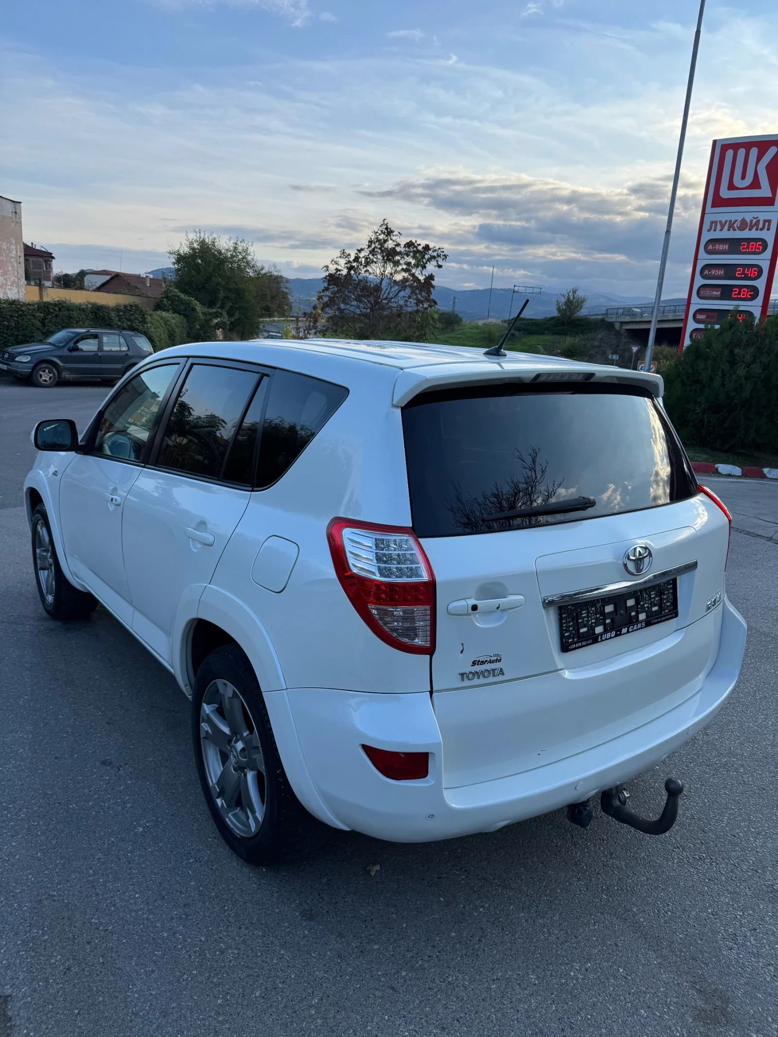 Toyota Rav4 2.2D* 150кс* Автоматик* Бяла Перла* CROSSOVER*  - изображение 6