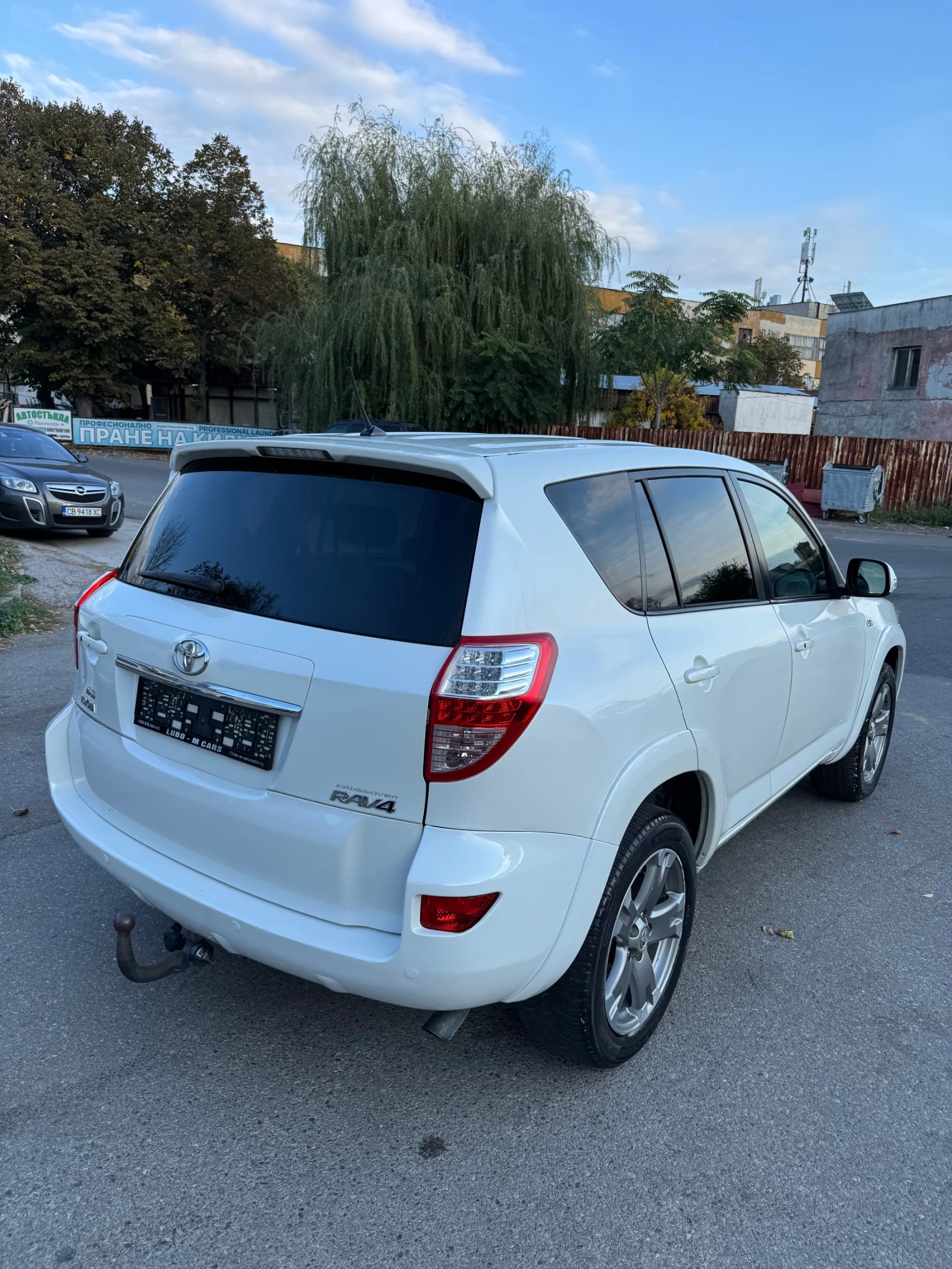 Toyota Rav4 2.2D* 150кс* Автоматик* Бяла Перла* CROSSOVER*  - изображение 5