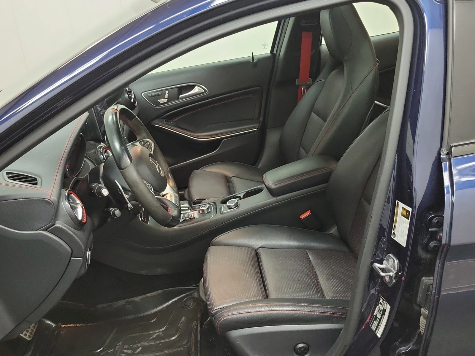 Mercedes-Benz GLA 45 AMG 77, 400 km* CARFAX * АвтоКредит * Цена до България - изображение 8