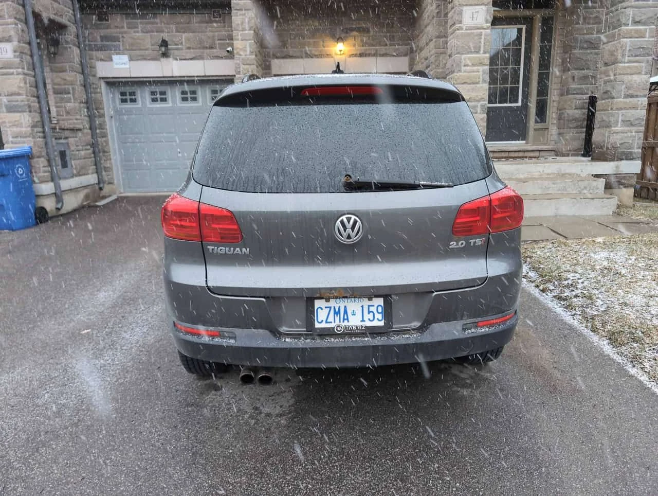 VW Tiguan * 2WD 4dr Auto * CARFAX * БЕЗ ПЪРВОНАЧАЛНА ВНОСКА, снимка 4 - Автомобили и джипове - 53872848