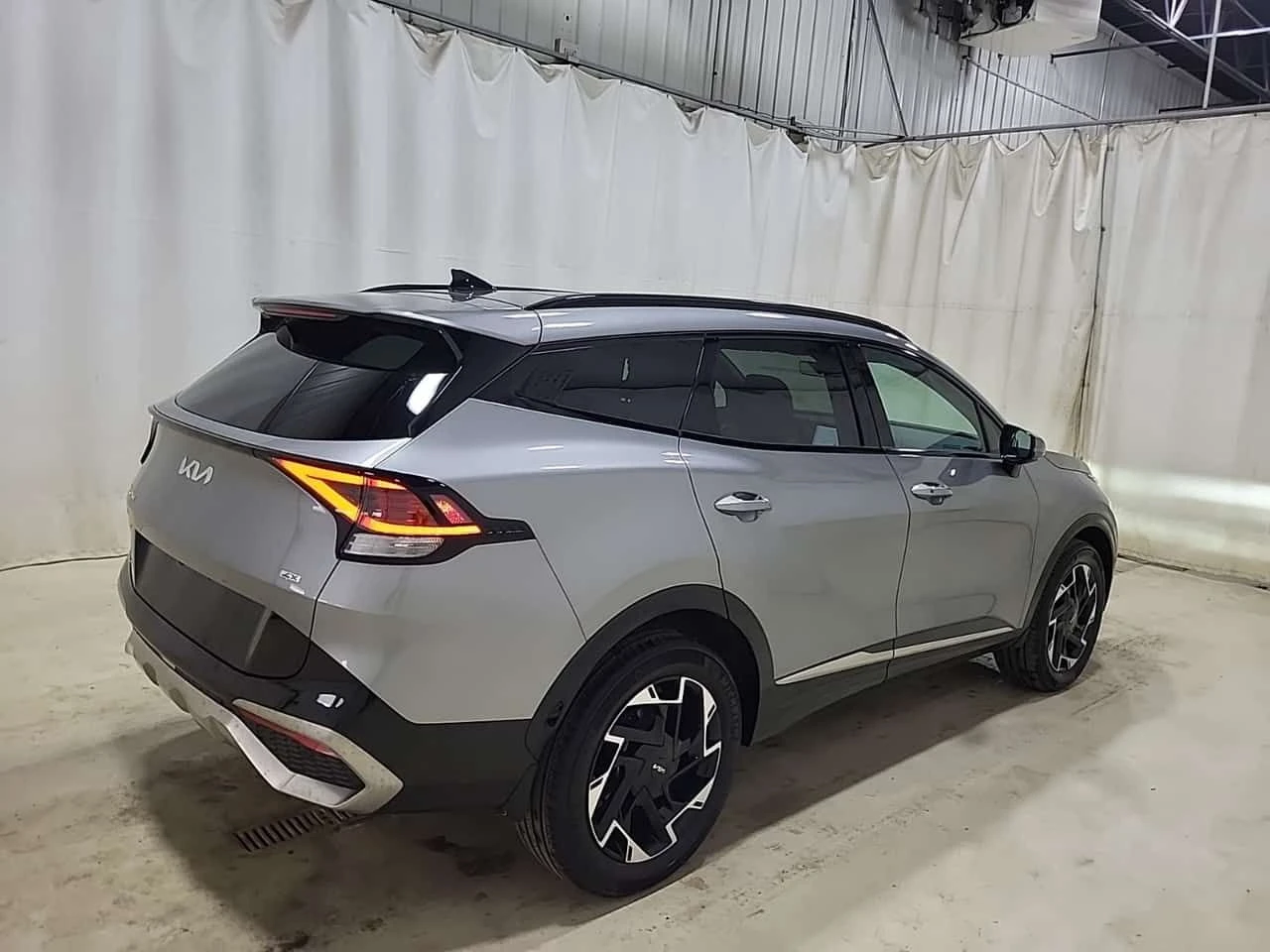 Kia Sportage  | EX PREMIUM | DISTRONIC | PANO | RED INT , снимка 3 - Автомобили и джипове - 54592689
