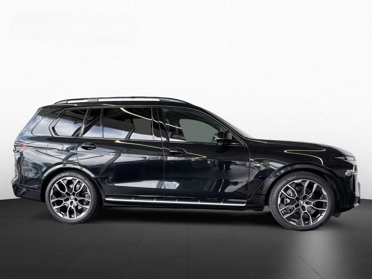 BMW X7 40i/ M SPORT/ SKY LOUNGE/SHADOW LINE/HUD/360 / H&K, снимка 5 - Автомобили и джипове - 55403729