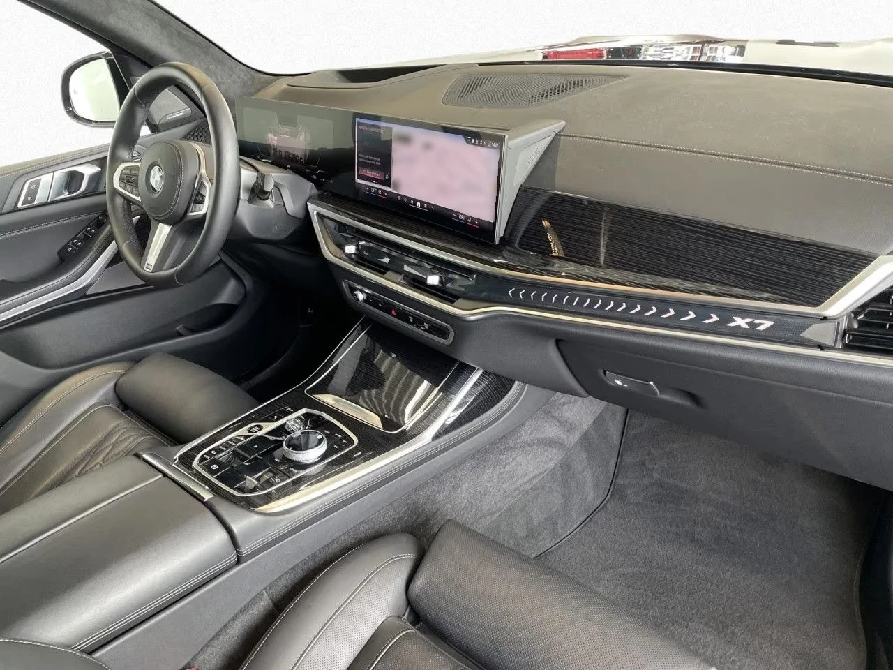 BMW X7 40i/ M SPORT/ SKY LOUNGE/SHADOW LINE/HUD/360 / H&K, снимка 12 - Автомобили и джипове - 55403729